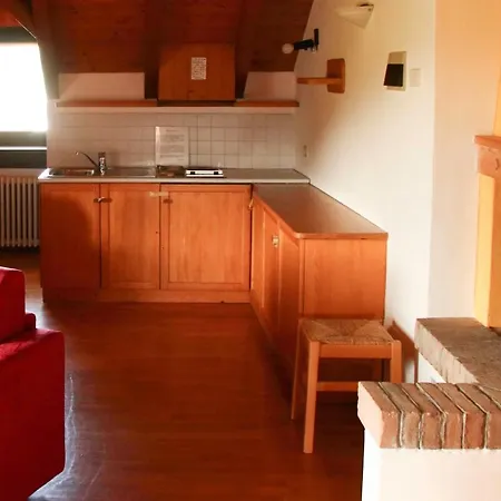 Otel Aurora-garni 2*