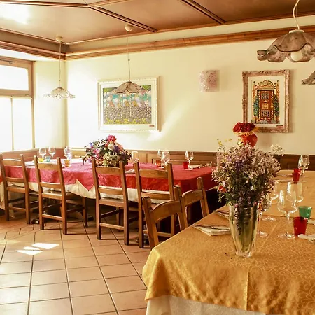 Otel Aurora-garni 2*